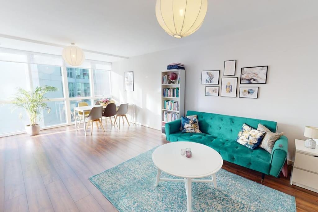 Centrally Located, Comfy 2-Bed 2-Bath Apt Дъблин Екстериор снимка